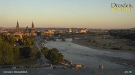 Archiv Foto Webcam Dresden Terrassenufer - Blick auf die Altstadt 04:00