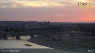 Archiv Foto Webcam Dresden Terrassenufer - Blick auf die Altstadt 02:00