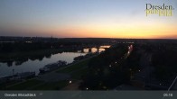 Archiv Foto Webcam Dresden Terrassenufer - Blick auf die Altstadt 05:00