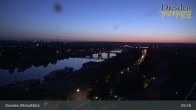 Archiv Foto Webcam Dresden Terrassenufer - Blick auf die Altstadt 04:00