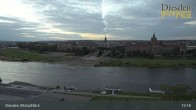 Archiv Foto Webcam Dresden Terrassenufer - Blick auf die Altstadt 18:00