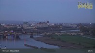 Archiv Foto Webcam Dresden Terrassenufer - Blick auf die Altstadt 07:00