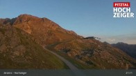 Archiv Foto Webcam Bergstation Hochzeiger im Pitztal 02:00