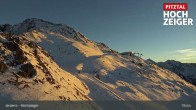 Archiv Foto Webcam Bergstation Hochzeiger im Pitztal 16:00