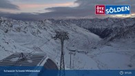 Archiv Foto Webcam Sölden - Gondelbahn Schwarze Schneid 06:00