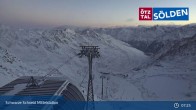 Archiv Foto Webcam Sölden - Gondelbahn Schwarze Schneid 06:00