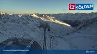 Archiv Foto Webcam Sölden - Gondelbahn Schwarze Schneid 07:00