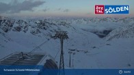 Archived image Webcam Sölden - Schwarze Schneid Cable Car 02:00