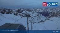 Archiv Foto Webcam Sölden - Gondelbahn Schwarze Schneid 18:00