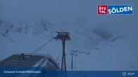 Archived image Webcam Sölden - Schwarze Schneid Cable Car 04:00