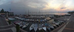 Archived image Webcam Lago di Garda - Harbour of Bardolino 19:00