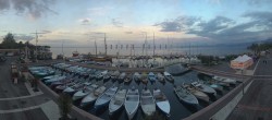 Archiv Foto Webcam Gardasee - Bardolino Hafen 05:00