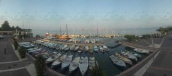 Archiv Foto Webcam Gardasee - Bardolino Hafen 05:00