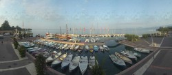 Archiv Foto Webcam Gardasee - Bardolino Hafen 06:00