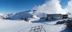 Archived image Webcam Wildkogel-Arena: Wildkogel gondola 09:00