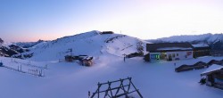 Archived image Webcam Wildkogel-Arena: Wildkogel gondola 06:00