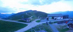 Archived image Webcam Wildkogel-Arena: Wildkogel gondola 03:00