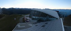 Archiv Foto Webcam Axamer Lizum: Bergstation Olympiabahn 17:00