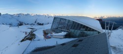 Archived image Webcam Axamer Lizum: Top station Olympia funicular 06:00