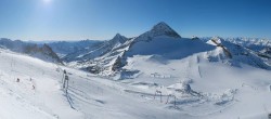 Archived image Webcam Hintertux Glacier - View from Gefrorene Wand 11:00