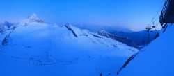 Archived image Webcam Hintertux Glacier - View from Gefrorene Wand 03:00