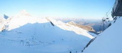 Archived image Webcam Hintertux Glacier - View from Gefrorene Wand 05:00