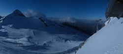 Archived image Webcam Hintertux Glacier - View from Gefrorene Wand 01:00