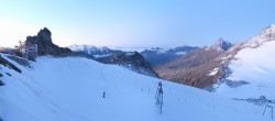 Archiv Foto Webcam Hintertuxer Gletscher - Ausblick Gefrorene Wand 05:00