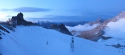 Archived image Webcam Hintertux Glacier - View from Gefrorene Wand 05:00