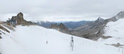 Archived image Webcam Hintertux Glacier - View from Gefrorene Wand 11:00