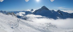 Archived image Webcam Hintertux Glacier - View from Gefrorene Wand 13:00