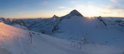 Archived image Webcam Hintertux Glacier - View from Gefrorene Wand 15:00
