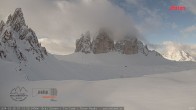 Archived image Webcam Dolomites South Tyrol: Mountain Hut Antonio Locatelli 06:00
