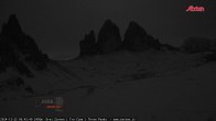 Archived image Webcam Dolomites South Tyrol: Mountain Hut Antonio Locatelli 05:00