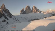 Archiv Foto Webcam Blick auf die 3 Zinnen von der Dreizinnenhütte 06:00