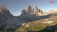 Archived image Webcam Dolomites South Tyrol: Mountain Hut Antonio Locatelli 05:00