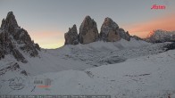 Archived image Webcam Dolomites South Tyrol: Mountain Hut Antonio Locatelli 05:00