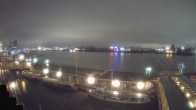 Archiv Foto Webcam Hamburg: Landungsbrücken 04:00