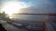 Archived image Webcam Hamburg: Cargo bridges 07:00