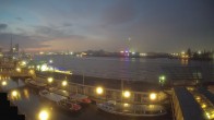 Archiv Foto Webcam Hamburg: Landungsbrücken 05:00