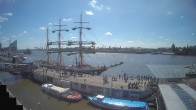 Archiv Foto Webcam Hamburg: Landungsbrücken 12:00