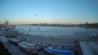 Archiv Foto Webcam Hamburg: Landungsbrücken 19:00