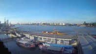 Archiv Foto Webcam Hamburg: Landungsbrücken 05:00
