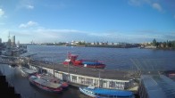 Archiv Foto Webcam Hamburg: Landungsbrücken 05:00