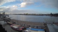 Archived image Webcam Hamburg: Cargo bridges 05:00