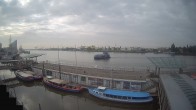 Archiv Foto Webcam Hamburg: Landungsbrücken 13:00