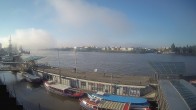 Archiv Foto Webcam Hamburg: Landungsbrücken 06:00