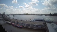 Archiv Foto Webcam Hamburg: Landungsbrücken 11:00