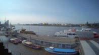 Archiv Foto Webcam Hamburg: Landungsbrücken 07:00