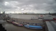 Archiv Foto Webcam Hamburg: Landungsbrücken 07:00